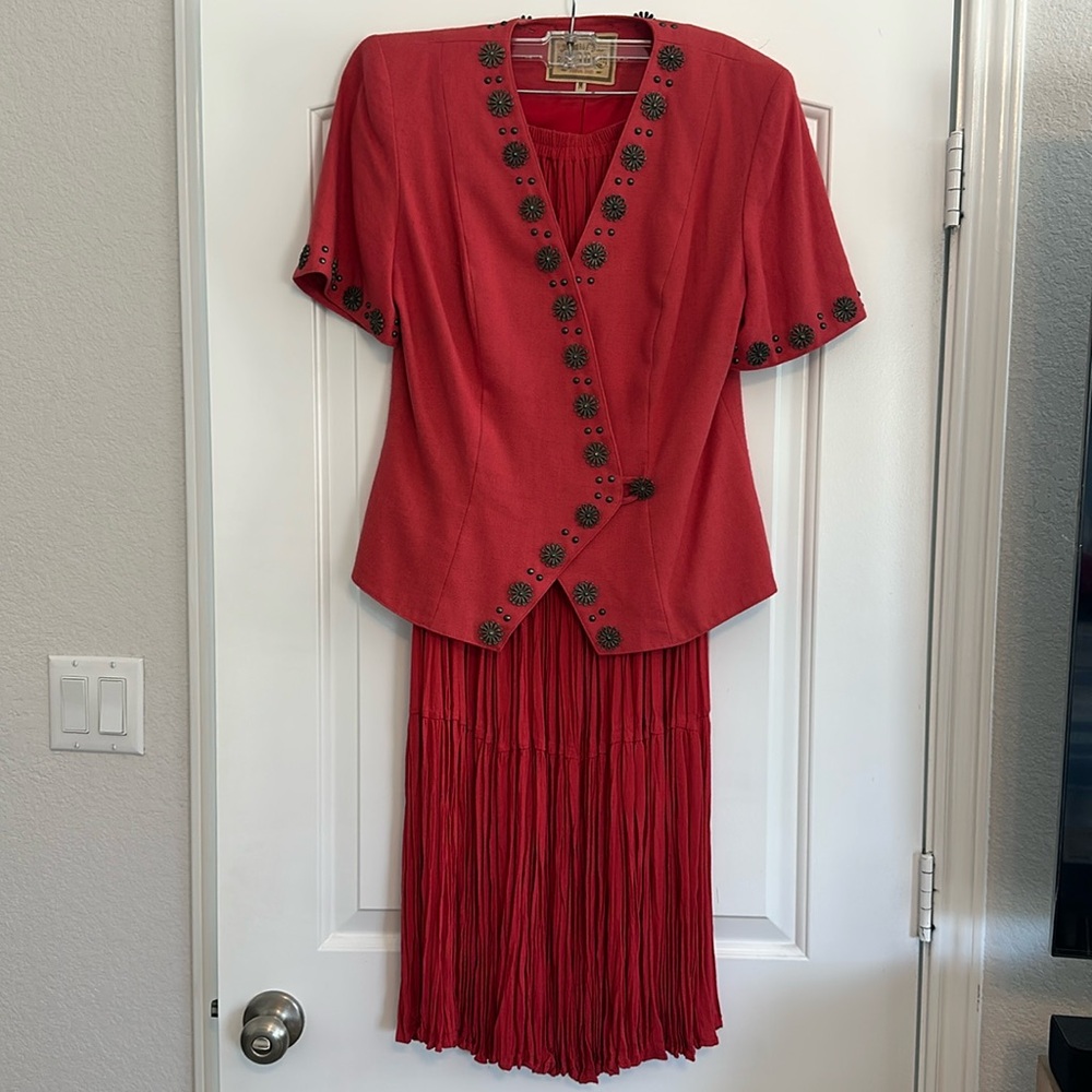 Ladies Double D (DD) Ranch Wear Coral Fitted Jacket and Maxi Broom Skirt - Sz M